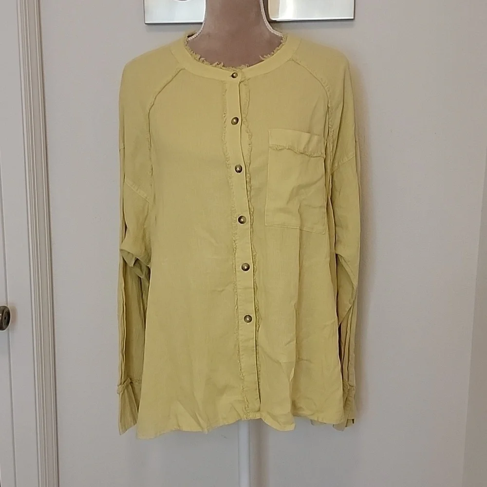 We The Free (Free People) Size XS. Linen Blend Raw Hem Button Down Shirt, NWOT